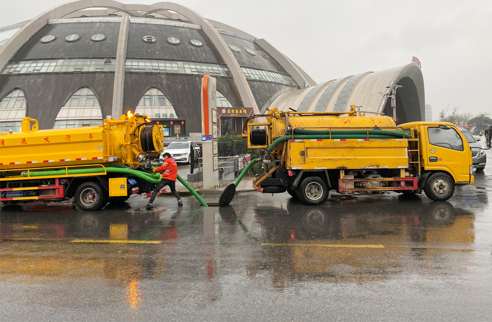 271北圩路商场管道清淤